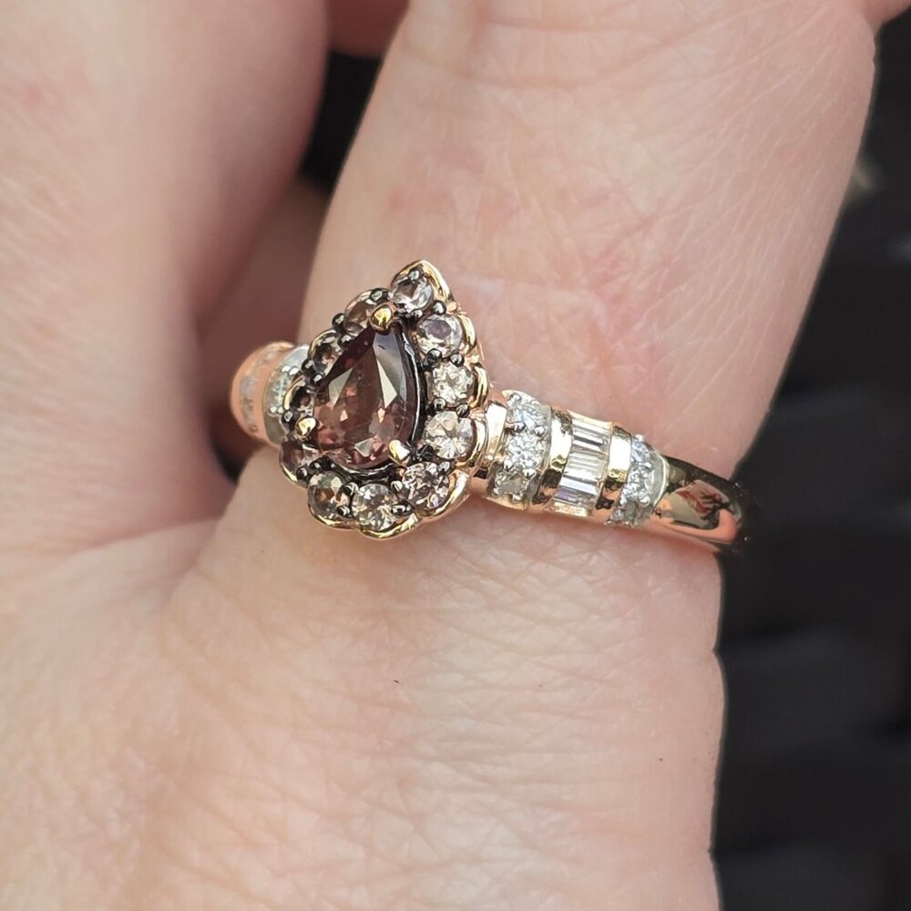 Madagascar ✦ Color Change Garnet & Moissanite Ring ✦ Pear Majesty Rose Vermeil 8 - Picture 9 of 15